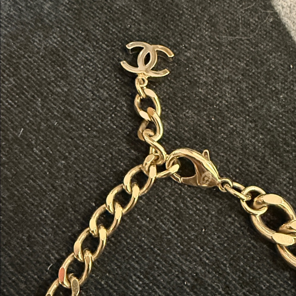 Chanel Cruise Collectoon Gold Pearl-Embellished Necklace - Picture 4 of 5